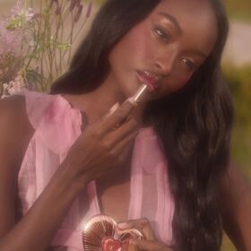 BAUME À LÈVRES TEINTÉ Pillow Talk BLUSH BALM CHERRY TALK