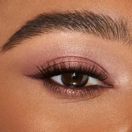EYES TO MESMERISE AVEC PILLOW TALK