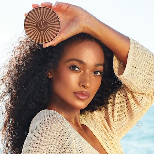 KIT DE POUDRES BRONZANTES « Beautiful Skin Sun-Kissed Glowing Bronzer » POUR LE VISAGE