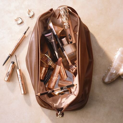 LA MATTE REVOLUTION DES SUPER NUDES - COVER STAR