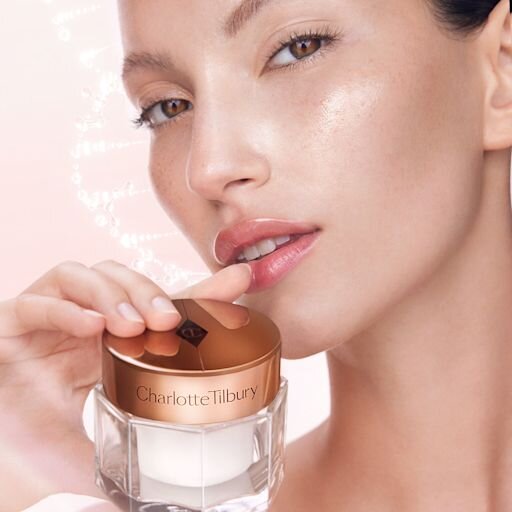 LE KIT THE GLAMOUR MUSE : KIT DE SOINS ET DE MAQUILLAGE
