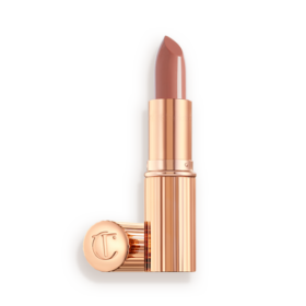 LES SUPER NUDES K.I.S.S.I.N.G – LA ROYALTÉ DES PODIUMS