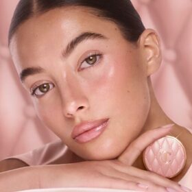 MASQUE POUR LES LÈVRES QUI CHANGE LA VIE : Pillow Talk FRESH GLOW