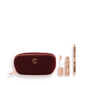 TRUCCS ET ASTUCES POUR DES LÈVRES SCULPTÉES : KIT POUR LES LÈVRES ET TRUCCS ET ASTUCES