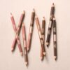 TRUCCS ET ASTUCES POUR DES LÈVRES SCULPTÉES : KIT POUR LES LÈVRES ET TRUCCS ET ASTUCES