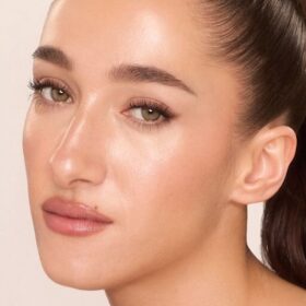 UNREAL SKIN SHEER GLOW TINT STICK FOND DE TEINT HYDRATANT 4 FAIR